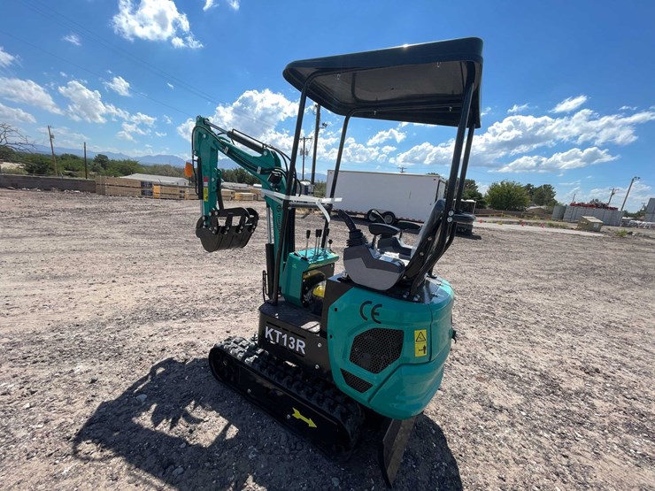 #2458-•-2026-cfg-kt13r-mini-excavator-image-3