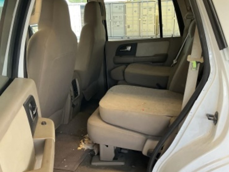 2005-ford-expedition-image-25