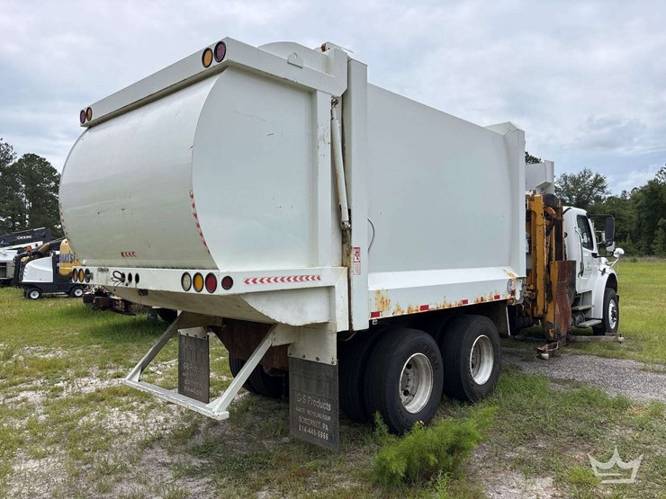 2019-freightliner-m2-106-image-4