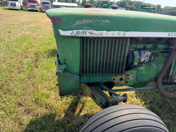1972-john-deere-820-image-23