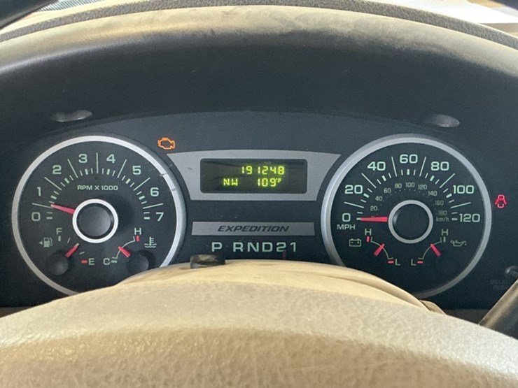 2005-ford-expedition-image-18