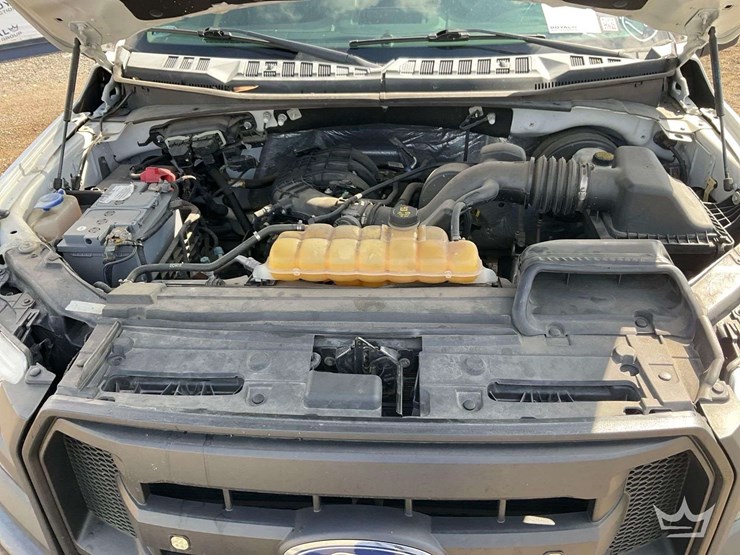 2017-ford-f150-image-8