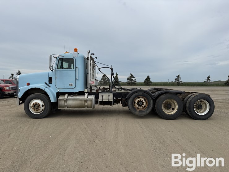 2000-freightliner-fld120sd-tri/a-day-cab-truck-tractor-w/wet-kit-image-8
