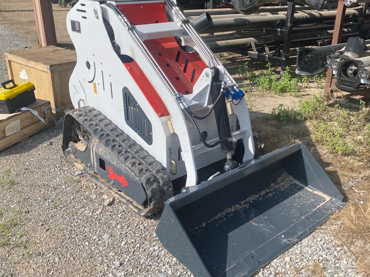 #9689-•-mini-skidsteer-image-1