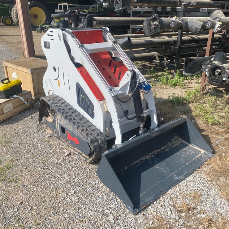 #9689 • Mini skidsteer