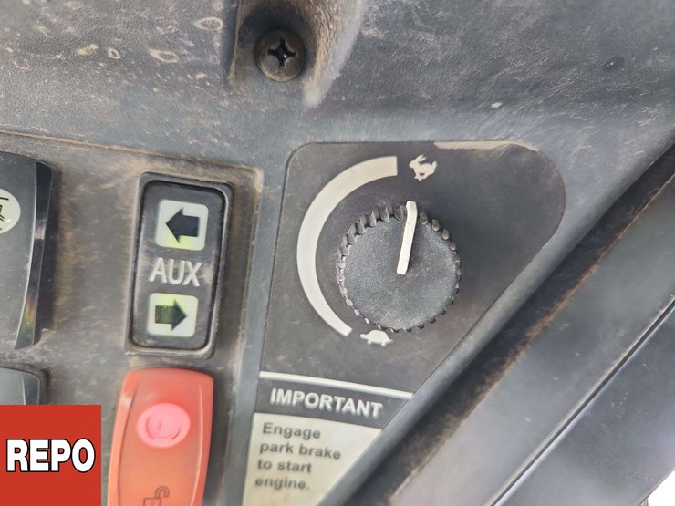 deere-326d-image-11