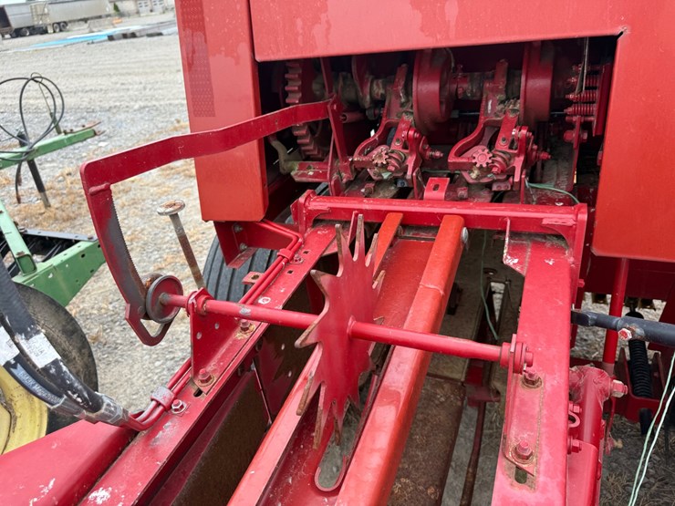 2017-new-holland-bc5070-image-13