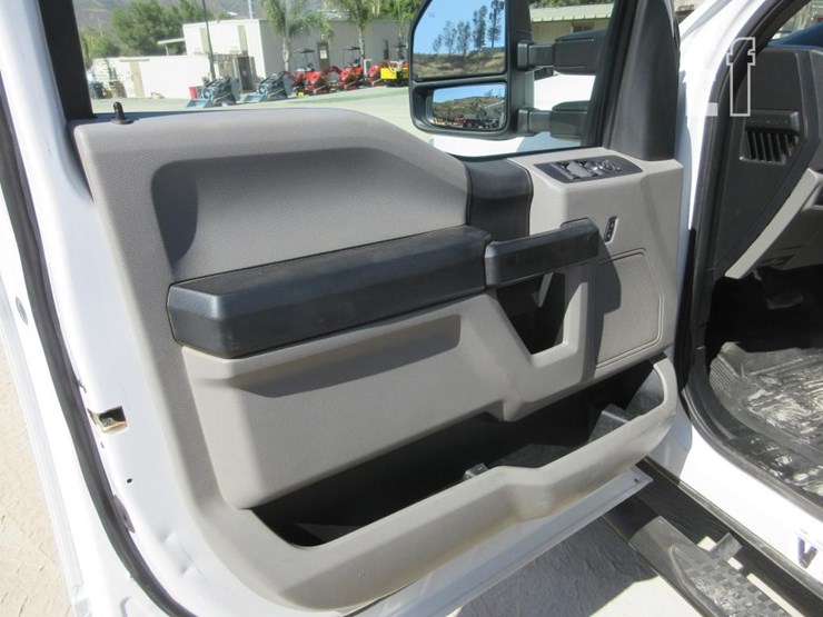 2017-ford-f250-xl-image-12