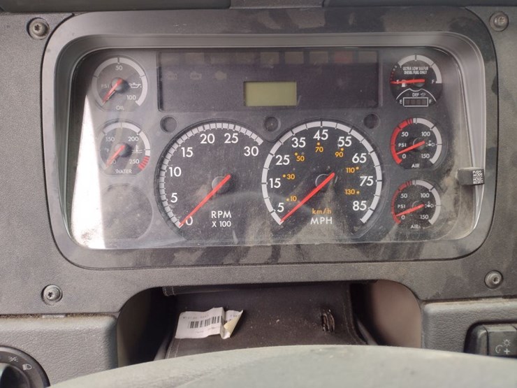 14-freightliner-cascadia-cab-&-chassis^title^-(qea-4750)-image-6