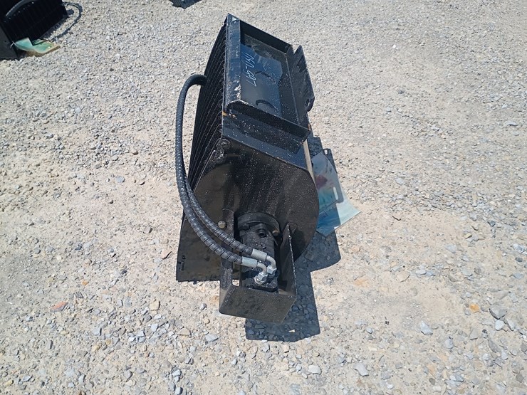 #l65-030-•-lanch-mixing-bucket-mini-skid-steer-attachment-image-3