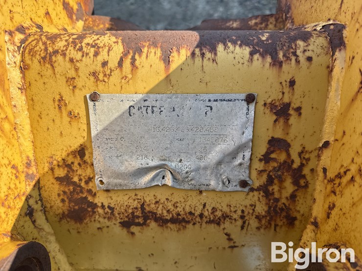caterpillar-backhoe-bucket-image-12