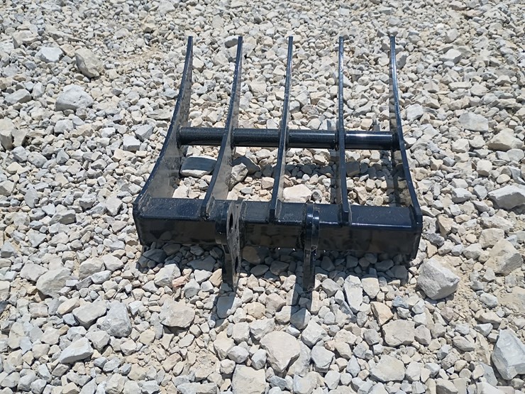 #l63-026-•-rake-mini-excavator-attachment-image-3