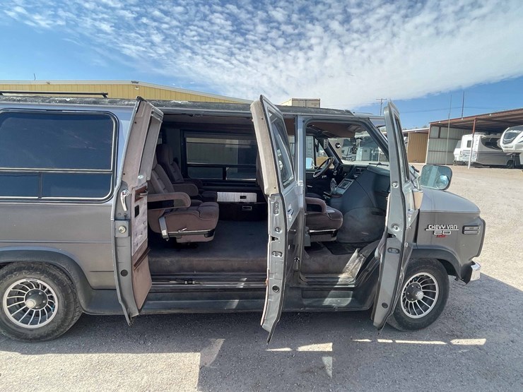 1988-chevrolet-g20-image-59