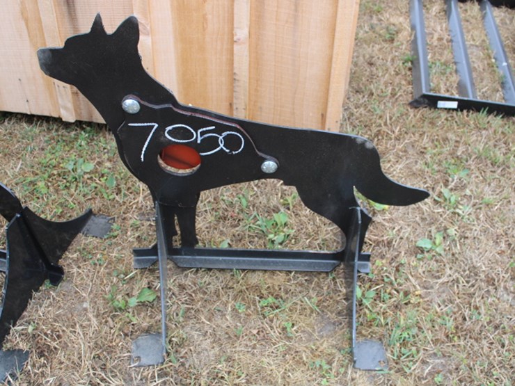 #7050-•-3/8-in-ar500-steel-coyote-shooting-target-with-heart-flapper-image-1