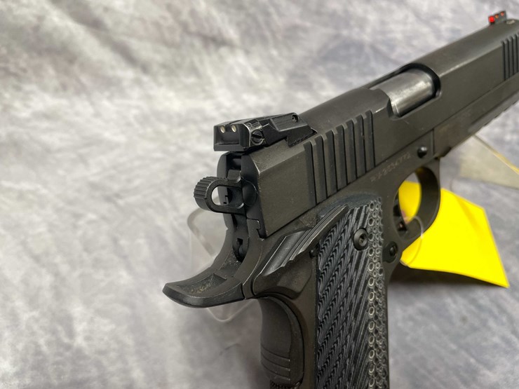 #10835-•-rock-island-1911-tac-ultra-,-45-auto-semi-auto-pistol,-sn:-ria2534772-image-4