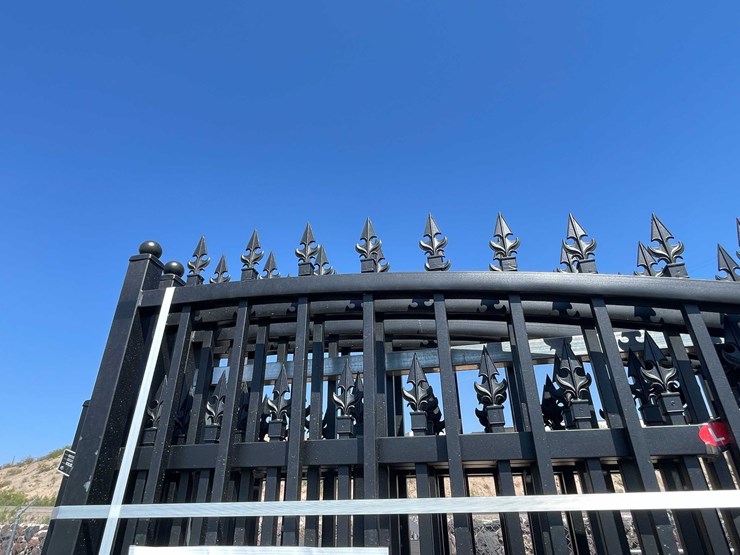 #2879-•-2026-unused-metal-farm-driveway-gate-image-10