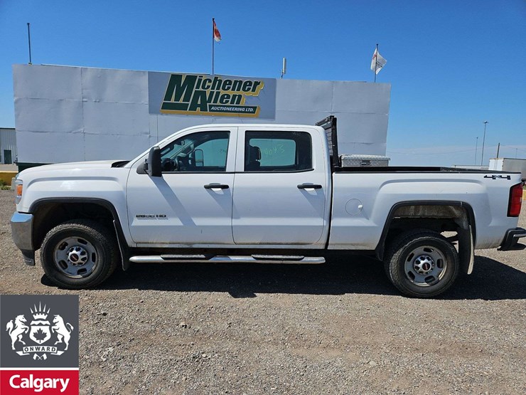 2015-gmc-sierra-2500hd-image-2