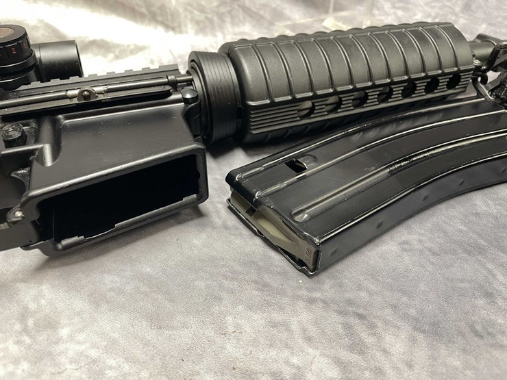 #10804-•-bushmaster-xm15-e2s,-556-nato-semi-auto-rifle,-sn:-bfit007439-image-15