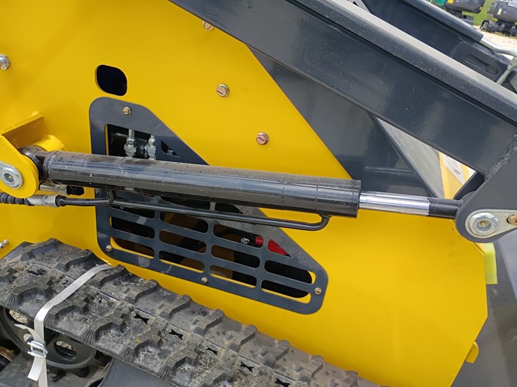 #l63-013-•-2026-zjg-380-mini-skid-steer-image-22