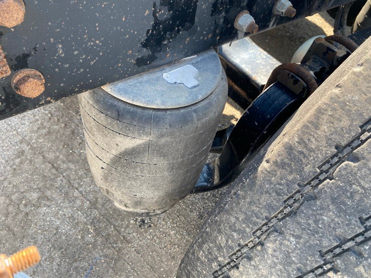 2018-kenworth-t440-image-27