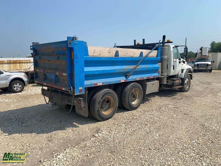 2008-international-workstar-7400-image-3