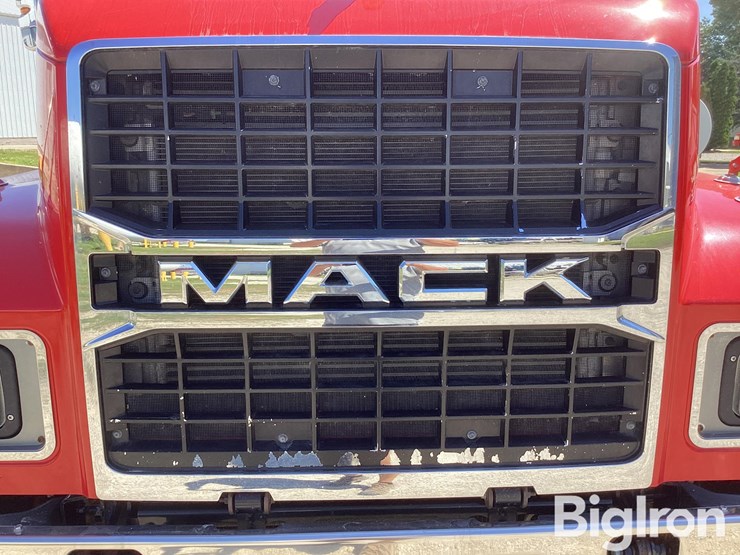 2020-mack-pinnacle-64t-image-15