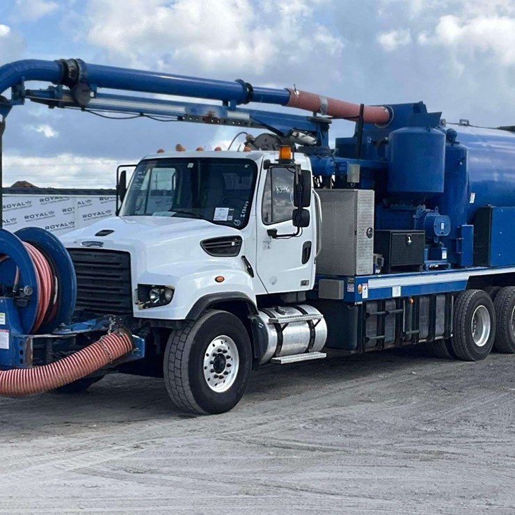 2016 FREIGHTLINER 114SD
