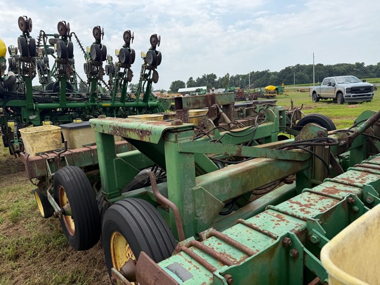john-deere-530-image-65