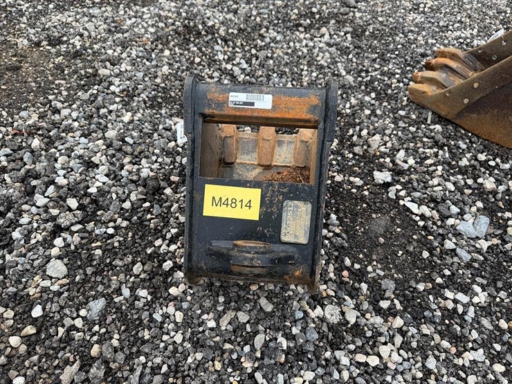 tag-12”-excavator-bucket-image-3