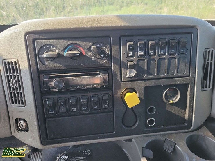 international-durastar-4400-image-20