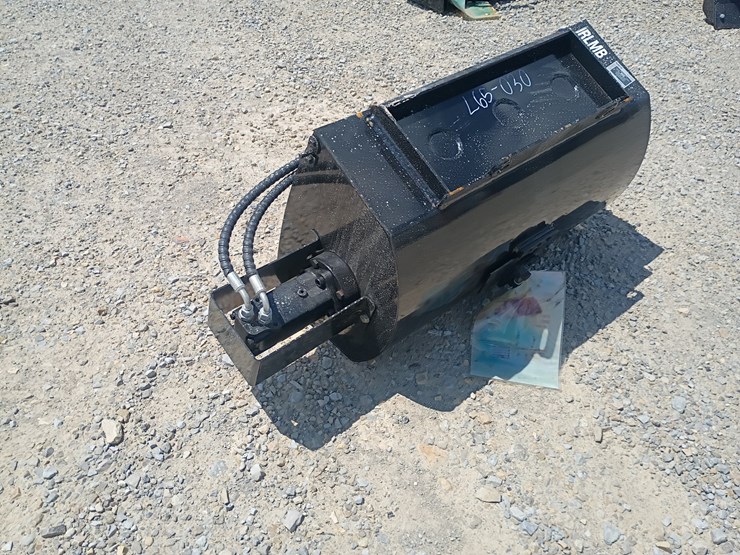 #l65-030-•-lanch-mixing-bucket-mini-skid-steer-attachment-image-4