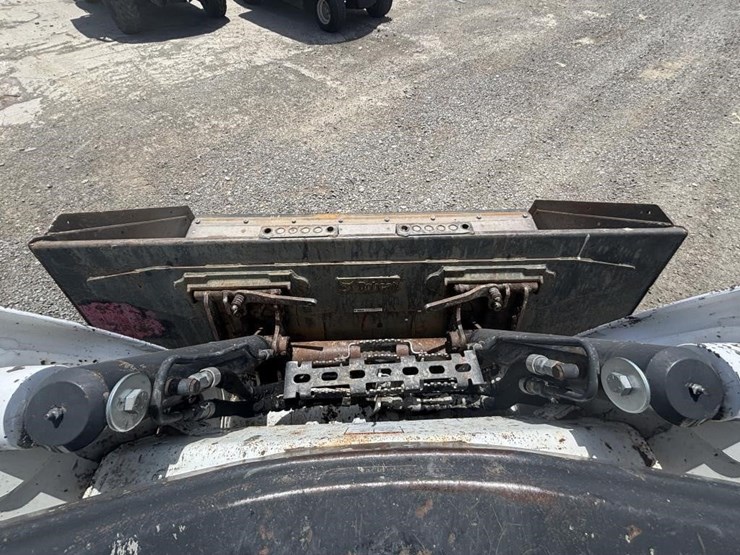 2019-bobcat-t770-image-22