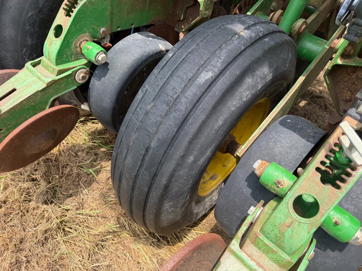 john-deere-1790-image-11