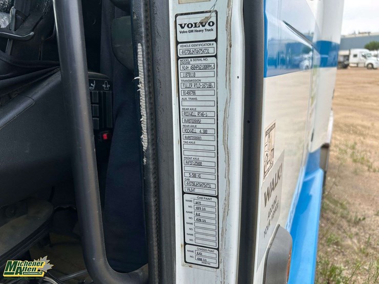1998-volvo-vn-image-20