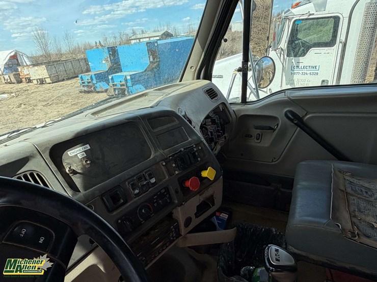 2006-sterling-lt9500-image-14