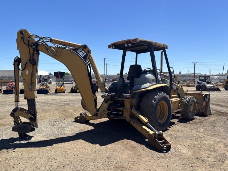 caterpillar-420d-image-3