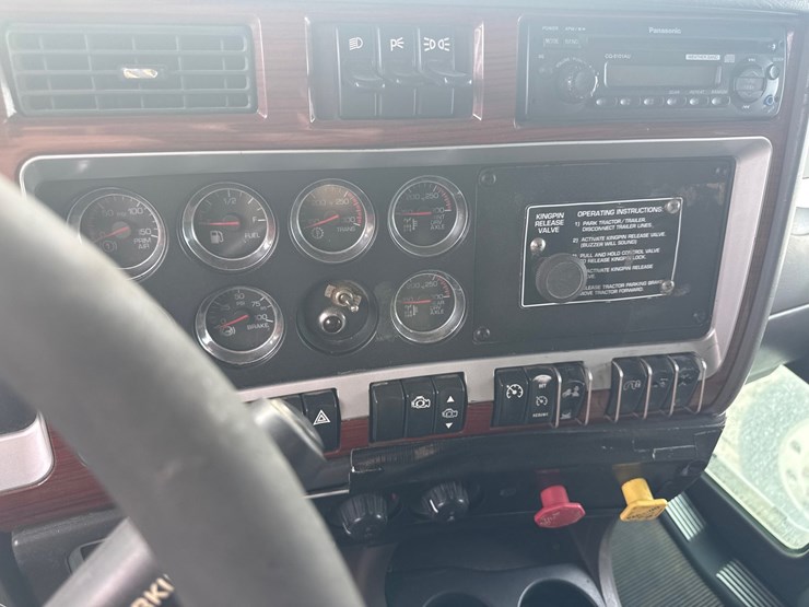 2007-kenworth-t600-image-35