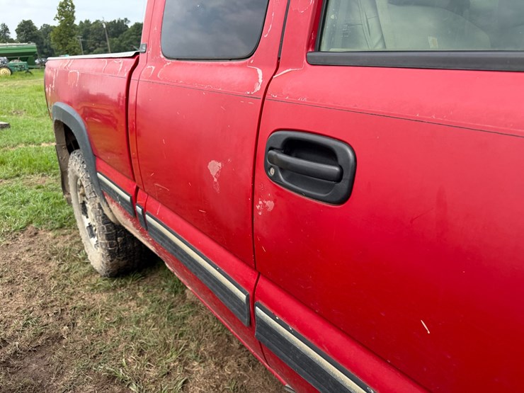 2002-chevrolet-silverado-2500hd-image-31