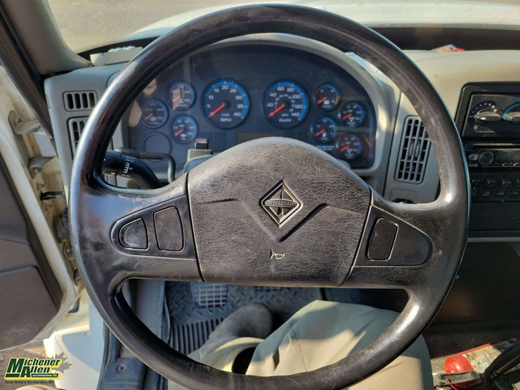 international-durastar-4400-image-18
