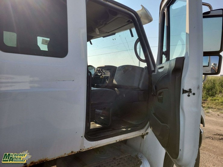 international-durastar-4400-image-27