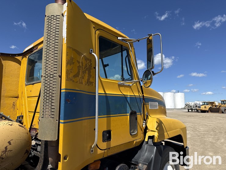1995-mack-ch613-image-18