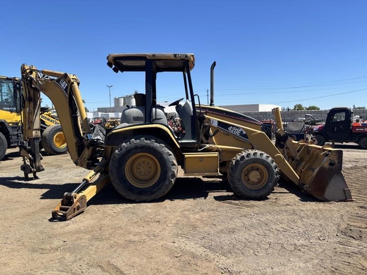 caterpillar-420d-image-7