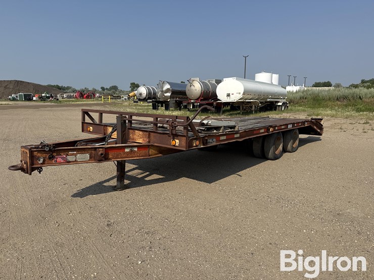 1990-phelan-fe-10-24-t/a-flatbed-trailer-w/ramps-image-1