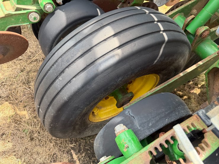john-deere-1790-image-21