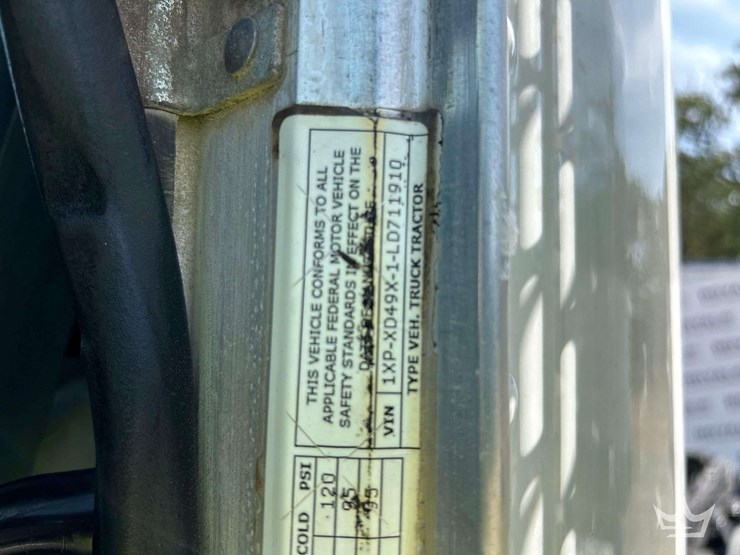 2020-peterbilt-389-image-5