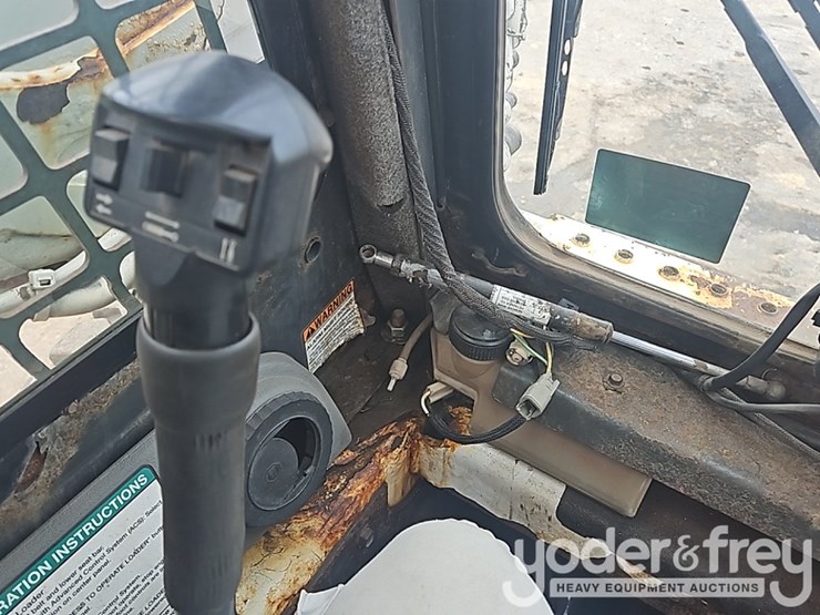 2011-bobcat-s185-image-5