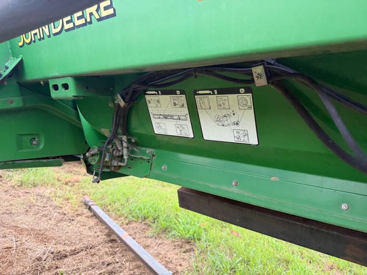 2015-john-deere-630d-image-25
