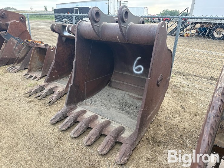 hensley-excavator-bucket-image-1