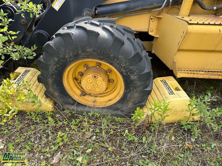 caterpillar-420d-image-12