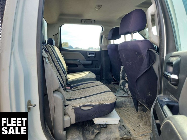 2015-chevrolet-silverado-3500hd-image-27